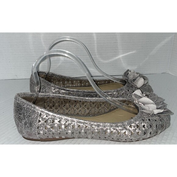 Report Flats Women’s Size 9 Silver Leather Peep Toe Ballet Flower Cutout Shoes - Picture 1 of 14